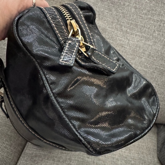 GUCCI Brit Black Patent Leather Bag - Picture 10 of 15